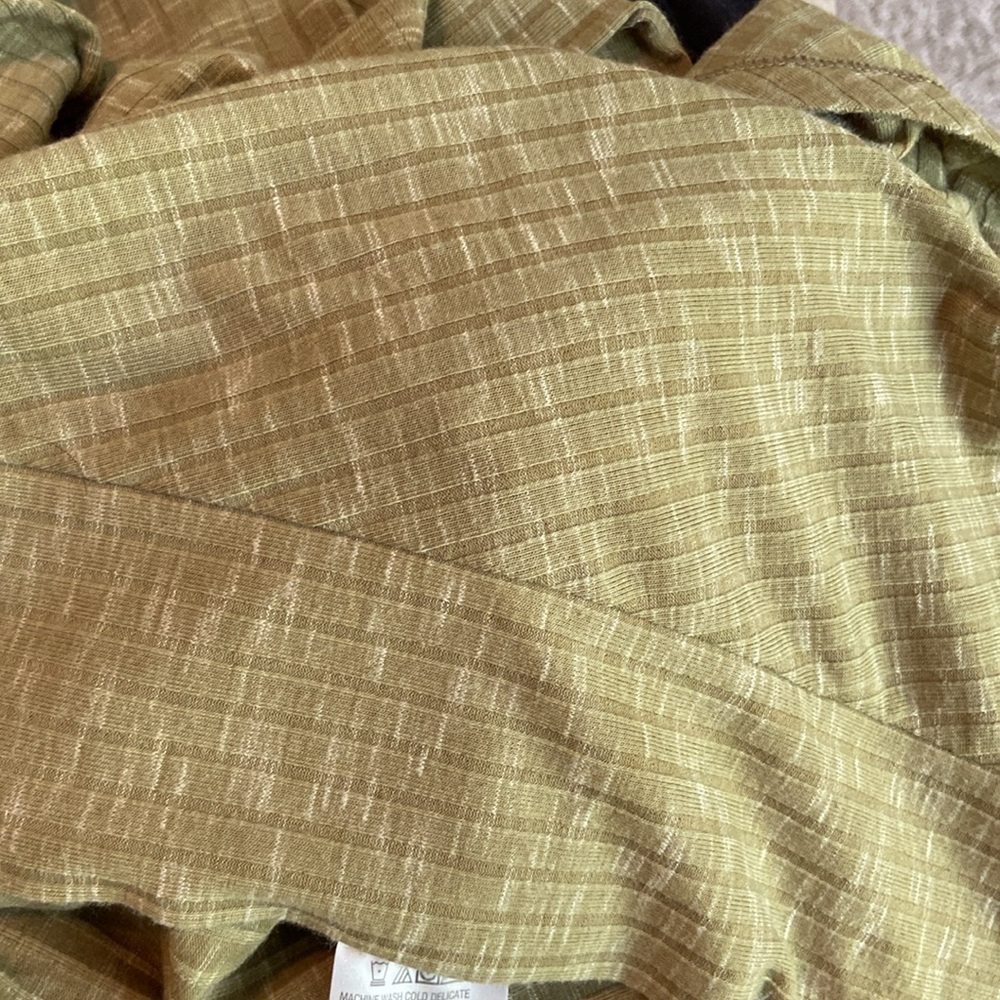 Lisa Rinna Long Sleeve Lightweight Green Heathered Open Cardigan with Pockets - Picture 11 of 11